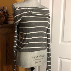 Chelsea Sky off the shoulder top, size large